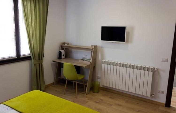 Il Gatto Stanco B&B Арона Экстерьер фото
